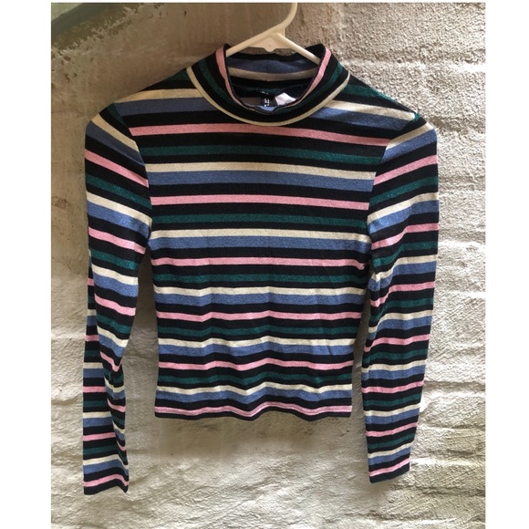 H&M Tops - 'H&M' Printed Long Sleeve